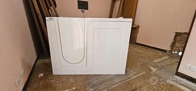 Vasca da bagno per anziani e disabili