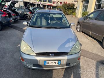 Ford Focus 1.6i 16V cat 5p. Ghia