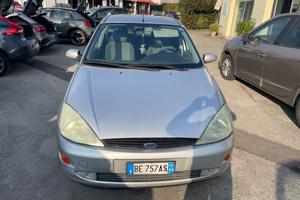 Ford Focus 1.6i 16V cat 5p. Ghia