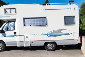 camper mansardato Adria Coral 580