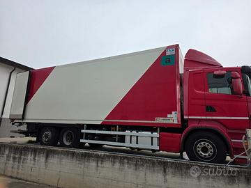 scania 380 motrice frigo 3 assi pneumatico