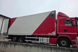 scania 380 motrice frigo 3 assi pneumatico