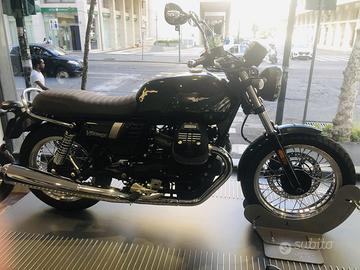 Moto Guzzi v7 III Special 5.000km