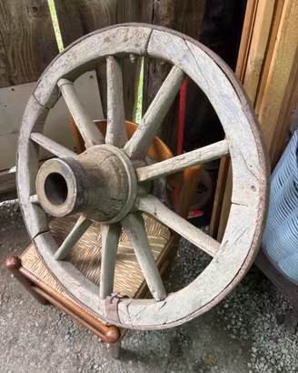 Ruota carro vecchio buoi legno arredo lotto