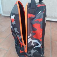 zaino invicta con ruote