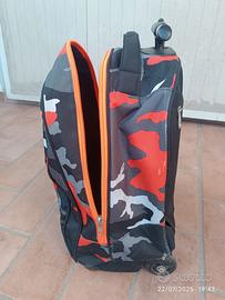zaino invicta con ruote