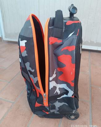 zaino invicta con ruote