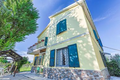 TRIFAMILIARE CON GIARDINO PRIVATO