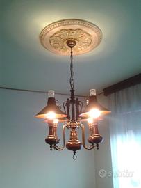 Lampadario classico in legno massello e ottone a 4