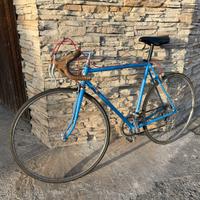 Bicicletta da corsa vintage restaurata