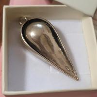 Ciondolo forma di Tocco, cappello Laurea. 13,5gr