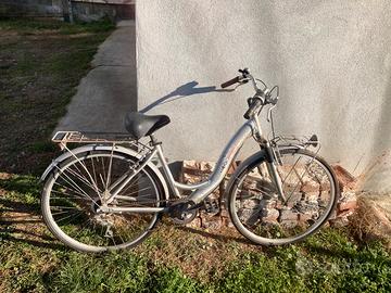 Biciclette come in foto Mountain Bike