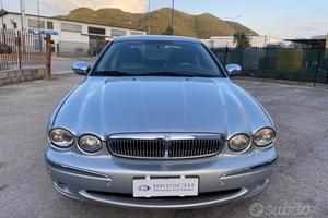 Jaguar X-Type 2.2D cat Executive