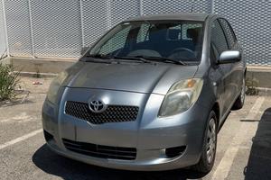 TOYOTA YARIS 1.0 BENZINA 70 CV 5 PORTE