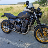 Triumph Legend 900
