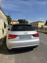 Audi A1 Sportback 1.6 TDI S TRONIC Automatico
