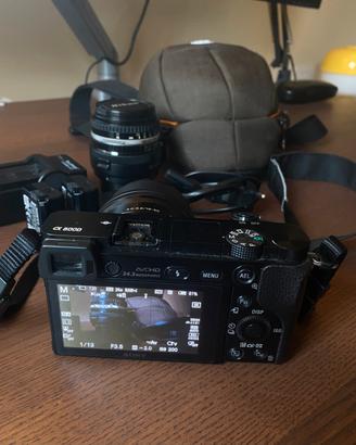 Sony a6000 + accessori e obiettivi
