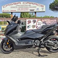 Yamaha T-Max 560 Tech Max Akrapovic Malossi