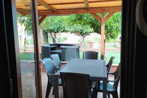 Casetta con giardino