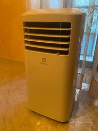 Electrolux EXP09CN1W7 Condizionatore a pavimento