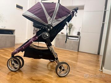 Passeggino City mini tre  ruote