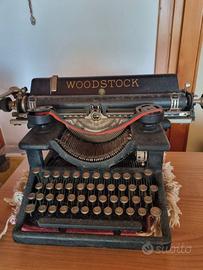 Macchina da scrivere antica
