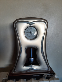 Orologio in argento da salotto o camera da letto