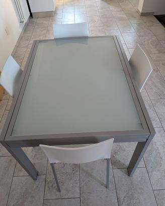 SET TAVOLO ALLUNGABILE + 4 SEDIE