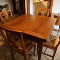 Tavolo da cucina allungabile in legno con 4 sedie