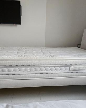Letto singolo con materasso