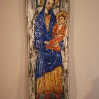 Madonna con bambino dipinta 