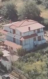 Villa con 14 camere