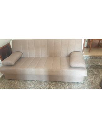 Divano letto.