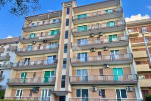 4 LOCALI A BARI