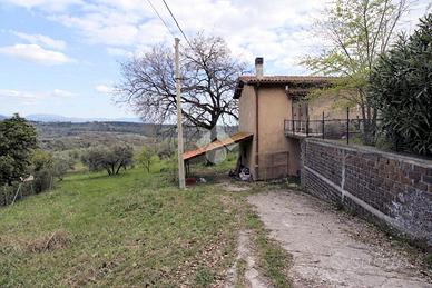 CASA SEMINDIPENDENTE A MONTOPOLI DI SABINA