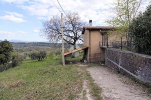 CASA SEMINDIPENDENTE A MONTOPOLI DI SABINA