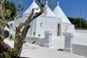 Trullo 3 coni contrada paretone Martina France
