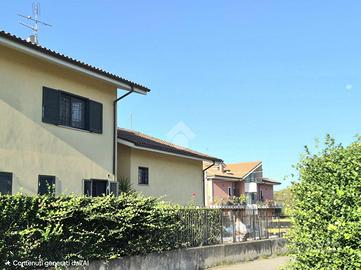 VILLA A SCHIERA A LABICO