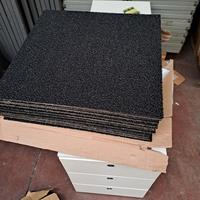 Pavimento in plotte di moquette e gomma