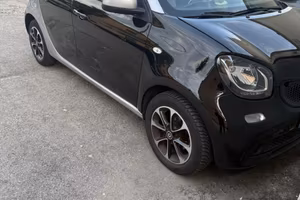 Smart ForFour nera e grigio passion