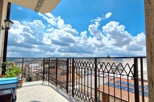 Ampio appartamento panoramico in centro, 160 mq, p