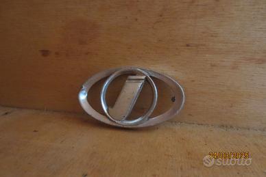 Stemma ovale "I" Innocenti