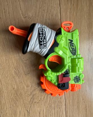 Pistola Nerf zombie