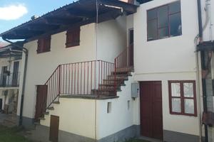 Casetta con giardino