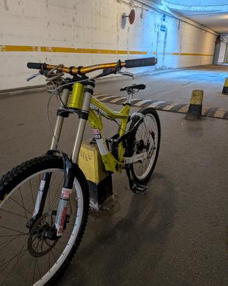Bicicletta Mountain Bike Downhill / Freeride ALUTE