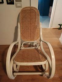 Sedia a dondolo vintage stile thonet 