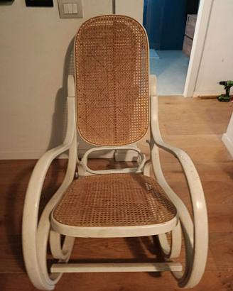 Sedia a dondolo vintage stile thonet 