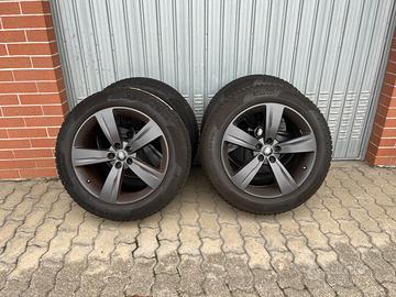 Land Rover 19" Pirelli Winter DOT25 + TPMS