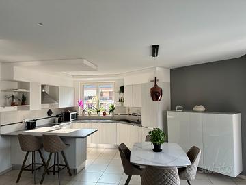 Trilocale pronto da vivere via Fermi a Merano