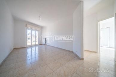 Santa Marinella, Maiorca: trilocale con doppi serv